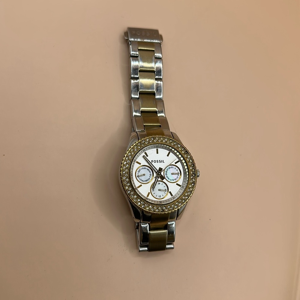Fossil Ladies Watch Crystals Gold and Pearl Dial Two Tone Bracelet Date Dials